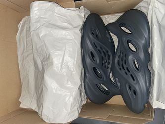 Size 10 Yeezy Foam Runners 