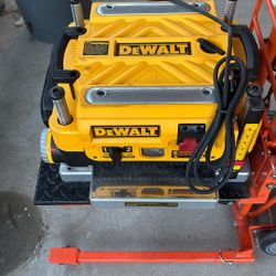 Dewalt DW735 Planer