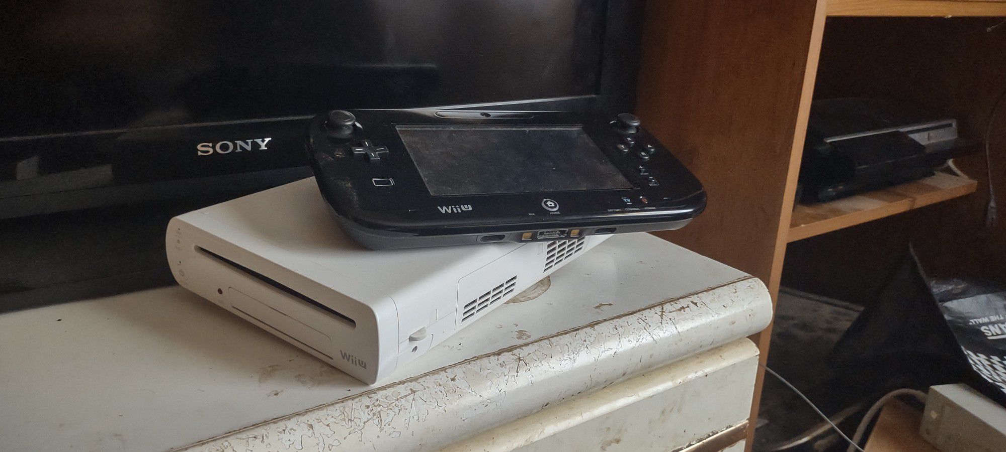 Modded White Wii U with GamePad.
