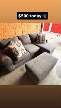 Large Couch w ottoman