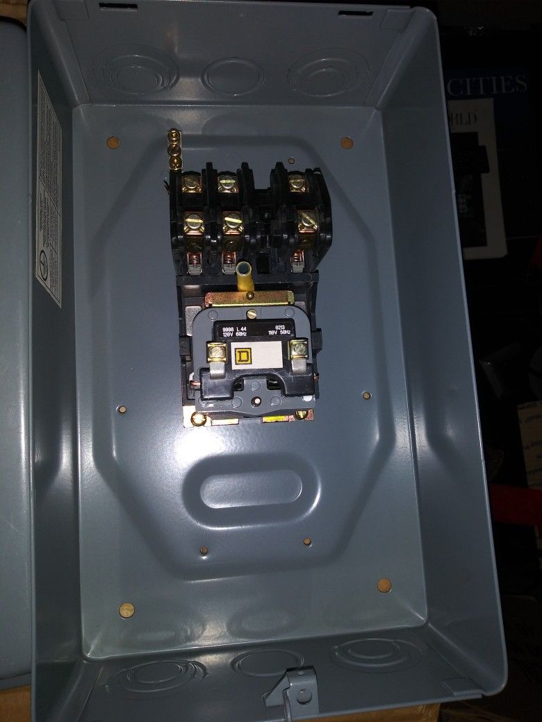 New Square D 3 pole Lighting Contactor Box 8903LG30