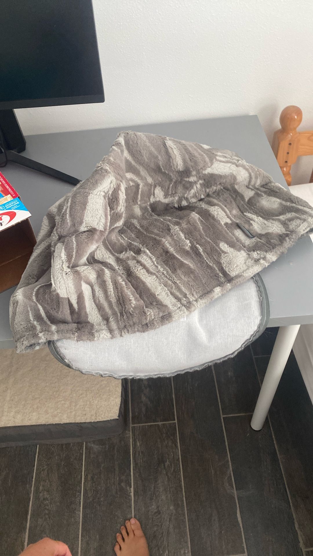 Free Lovesac Squattoman Cover
