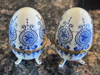 Vintage 1980’s Egg Trinket Box