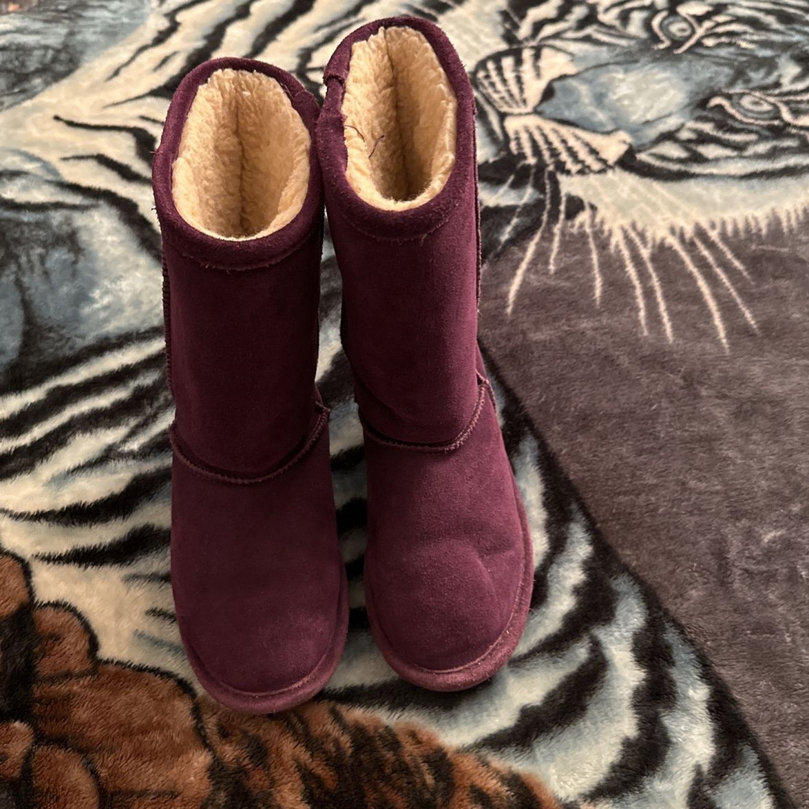 Bearpaw tracy top