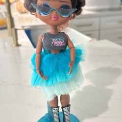 MGA Entertainment LOL OMG Fashion Doll 
