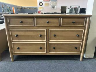 7-Drawer Wood Dresser➕ Two nightstands，$500/ 3pcs