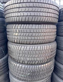 285/45/22 Michelin Selling a set of 4 tires in excellent condition 🫡