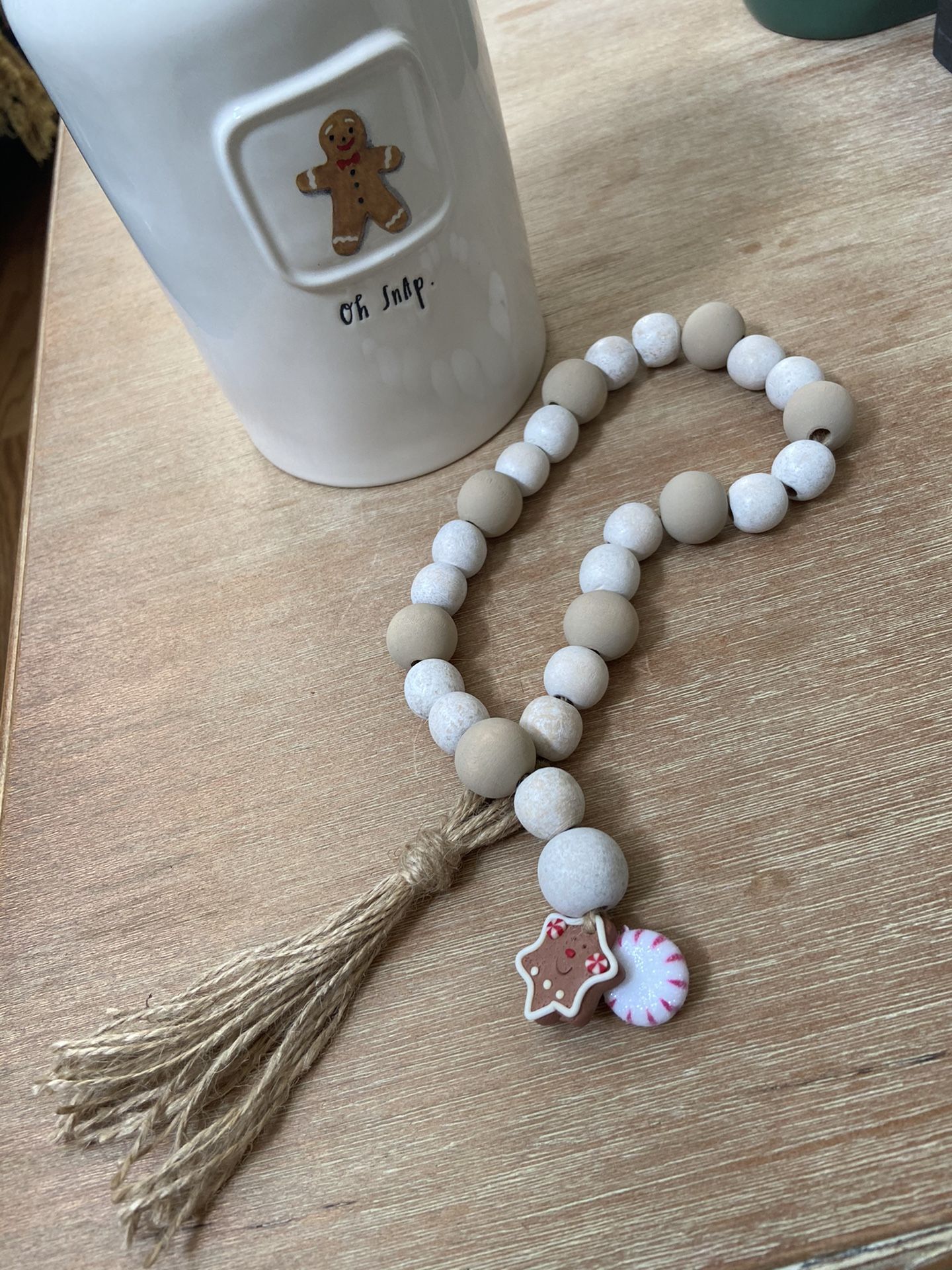 Farmhouse gingerbread beaded garland