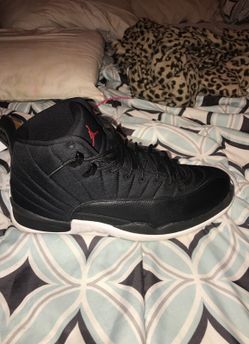 Black Jordan 12's