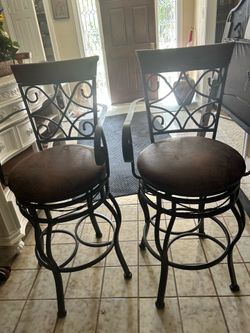 Set of 2 Swivel Metal Bar Stools