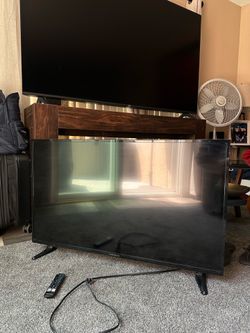 Insignia TV 43” like new