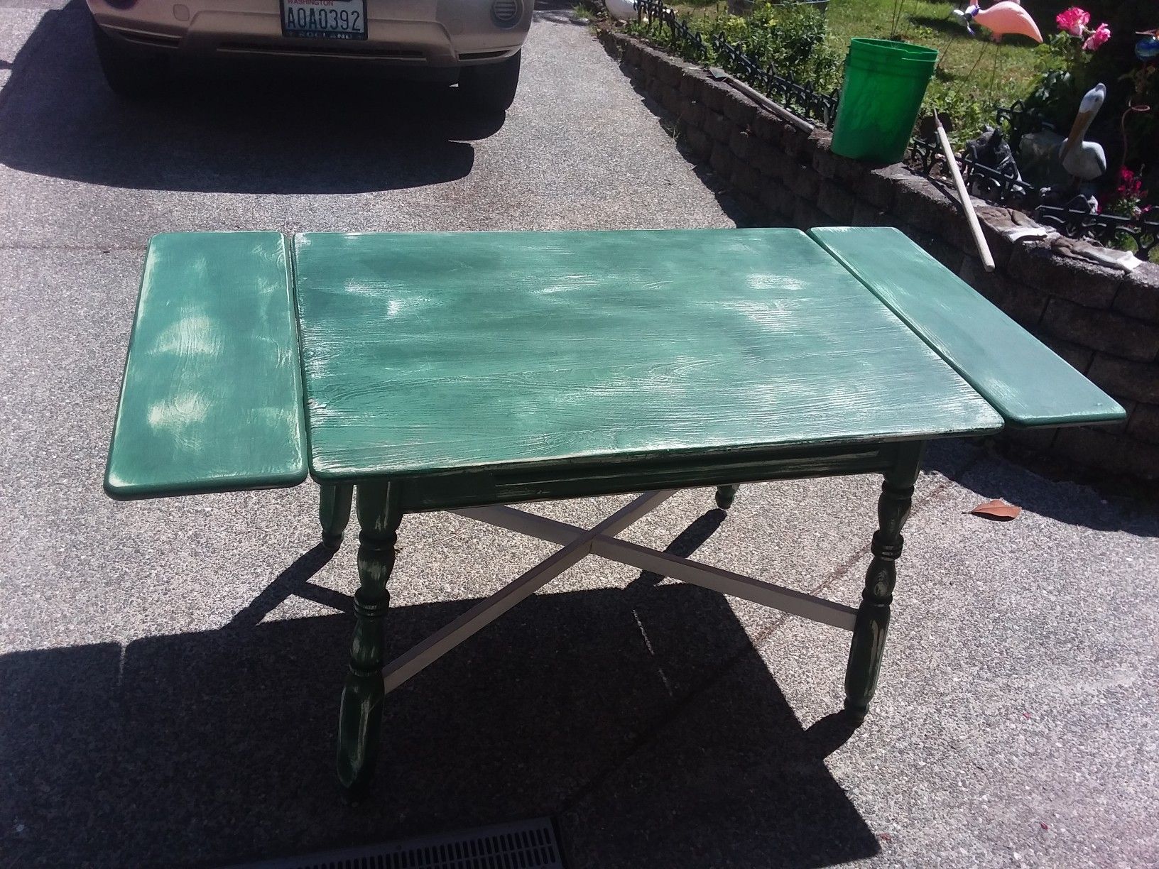 DISTRESSED FARM KITCHEN TABLE WITH FOLF IN LEAVES VERY CUTE