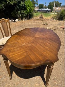 Free kitchen table and 5 chairs