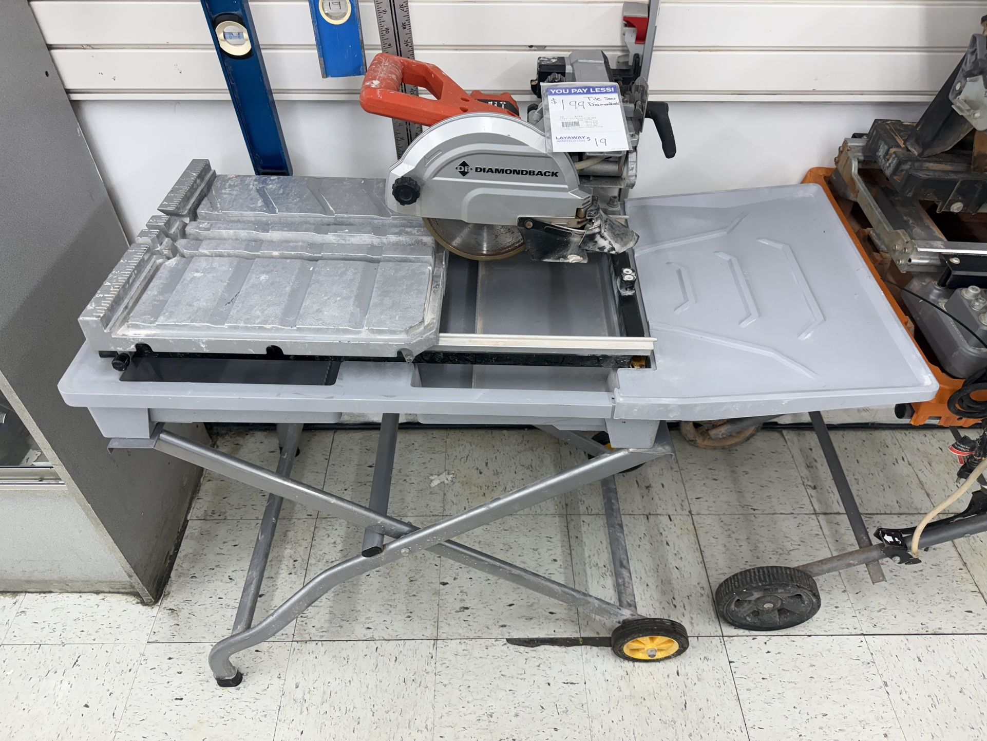 Diamondback Tile Saw With Table
