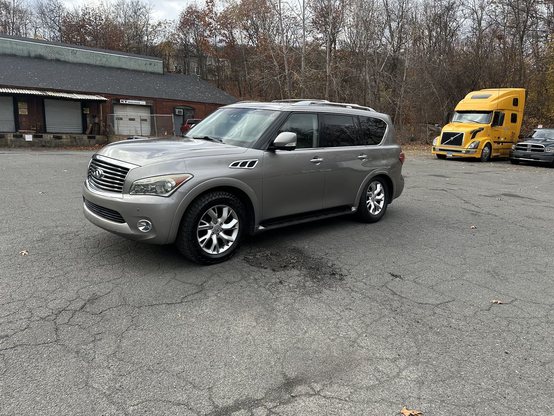 2011 Infiniti Qx56