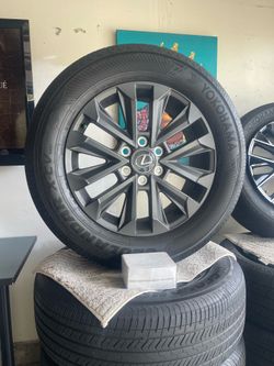 Toyota Land Cruiser / Lexus GX 550 Rims and Tires. 20"