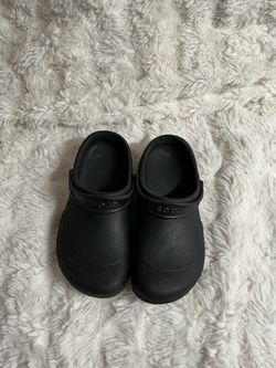 Black Crocs