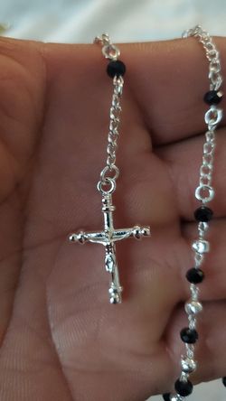 Rosario chapeado en plata con piedras negras