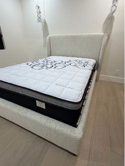 Luxury Elite Queen   pillow top mattress 12”     New mattress in a plastic sealed.   We offer same day delivery