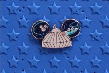 DLR 2026 NEW Wave B Hidden Mickey Space Mountain Super Chaser Pin Disneyland