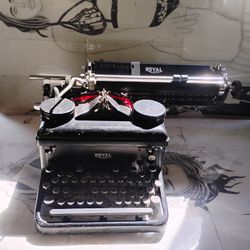 🫷🤓👊Antique Typewriter 🫰🧓🖐️