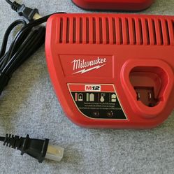 Milwaukee M12 Charger