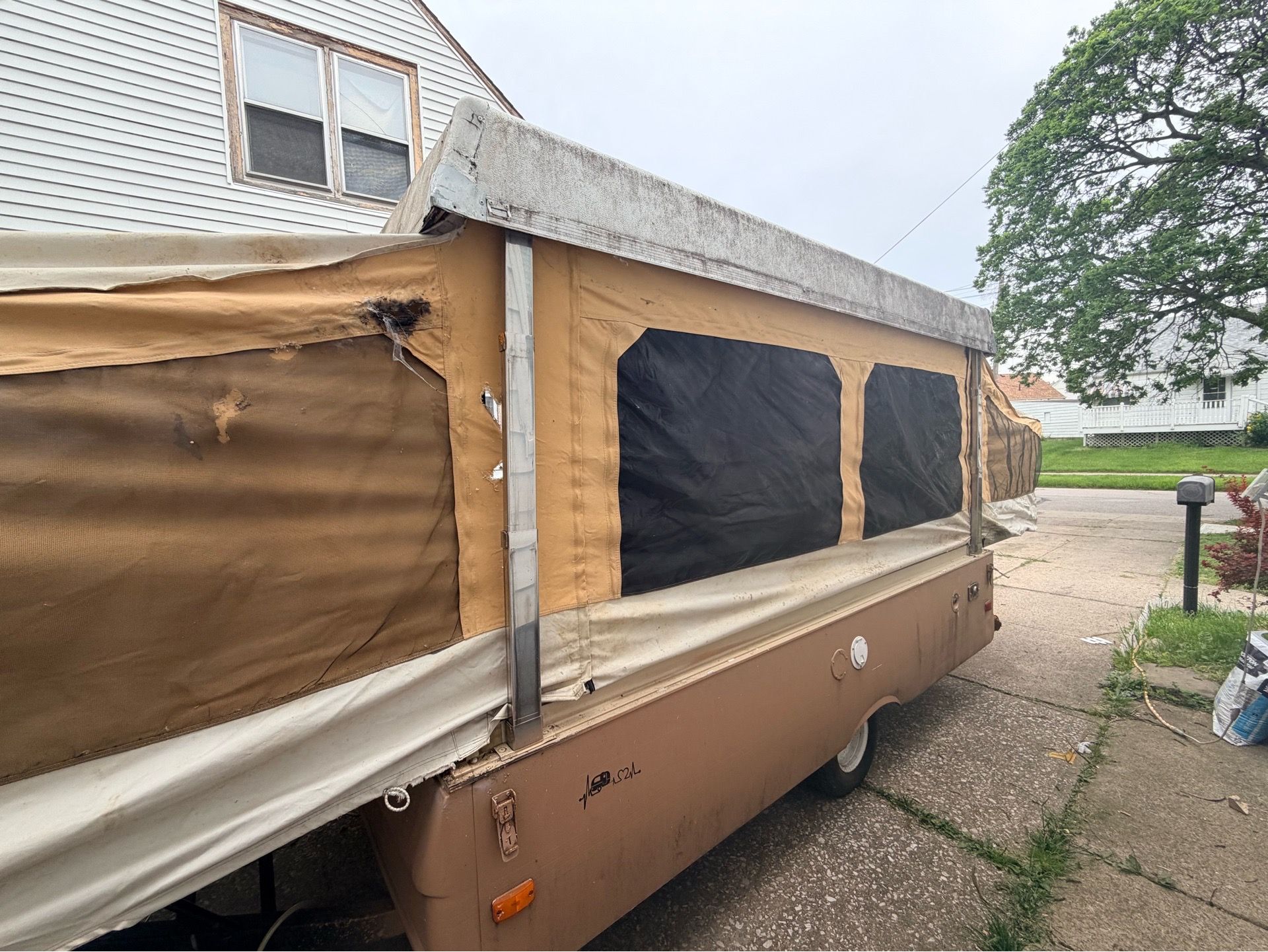 Pop up camper