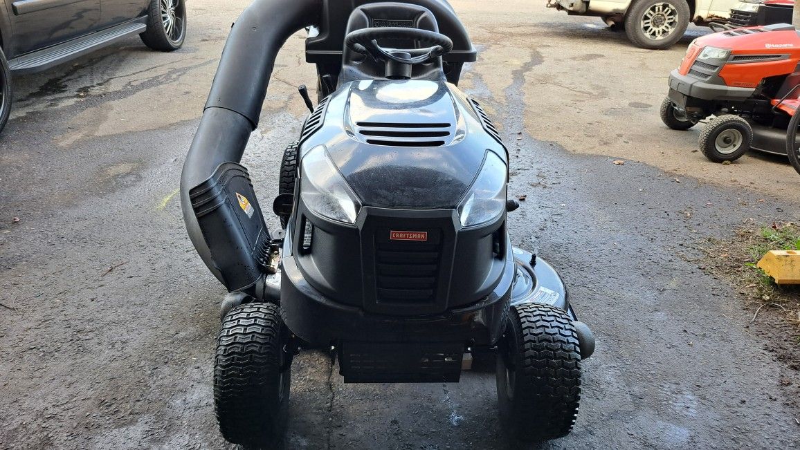 For Sal: Craftsman LT2000 has 21HP with 46"Deck with Bagger