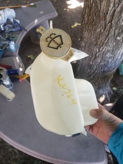 2016 jeep patriot windshield reservoir