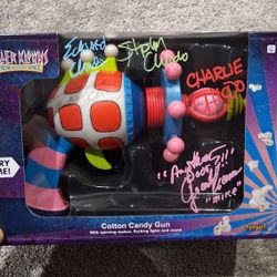 Killer Klowns Cotton Candy Gun SIGNED Spirit Halloween Horror Movie 