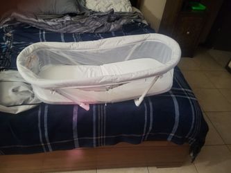 Baby delight portable bassinet