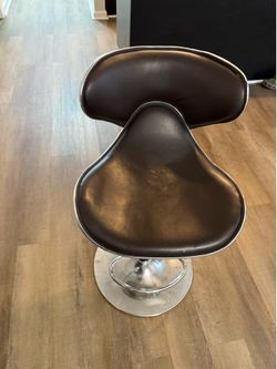 2 Bar Chairs