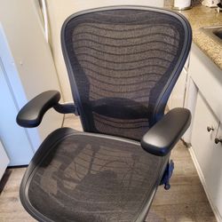Herman Miller Aeron Chair Size C Fully Loader Black With Mesh erganomic  Tuxedo