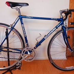 Bianchi Veloce 25th Anniversary – 53 cm – Near Mint / All Original. Full Campagnolo groupset