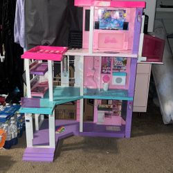 Barbie Dream House 