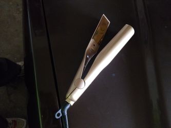 CR-957 Hair Straightener 