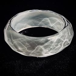 Clear Lucite Bangle Bracelet Facetted Wavy Pattern Dramatic Light Catching 