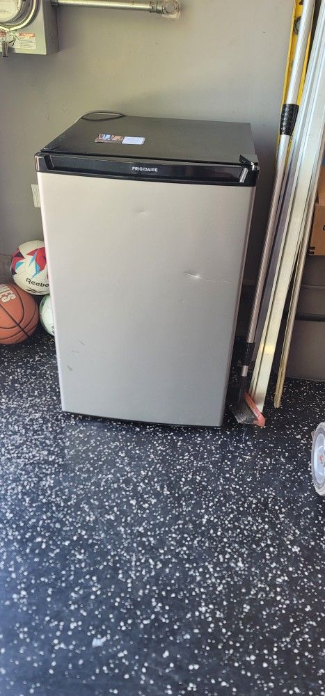 Frigidaire Refrigerator
