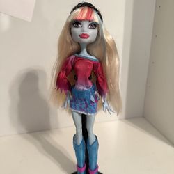 Abbey Bominable Music Festival Monster High Doll