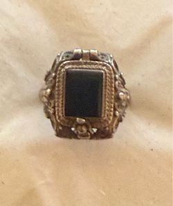 925 STERLING SILVER AND BLACK ONYX POISON/PILL LOCKET RING SIZE 6.5