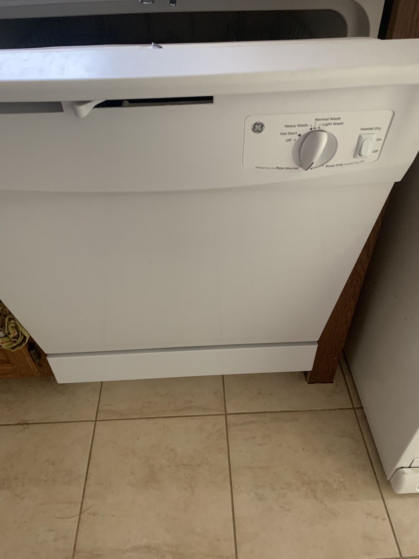GE dishwasher 24’ width