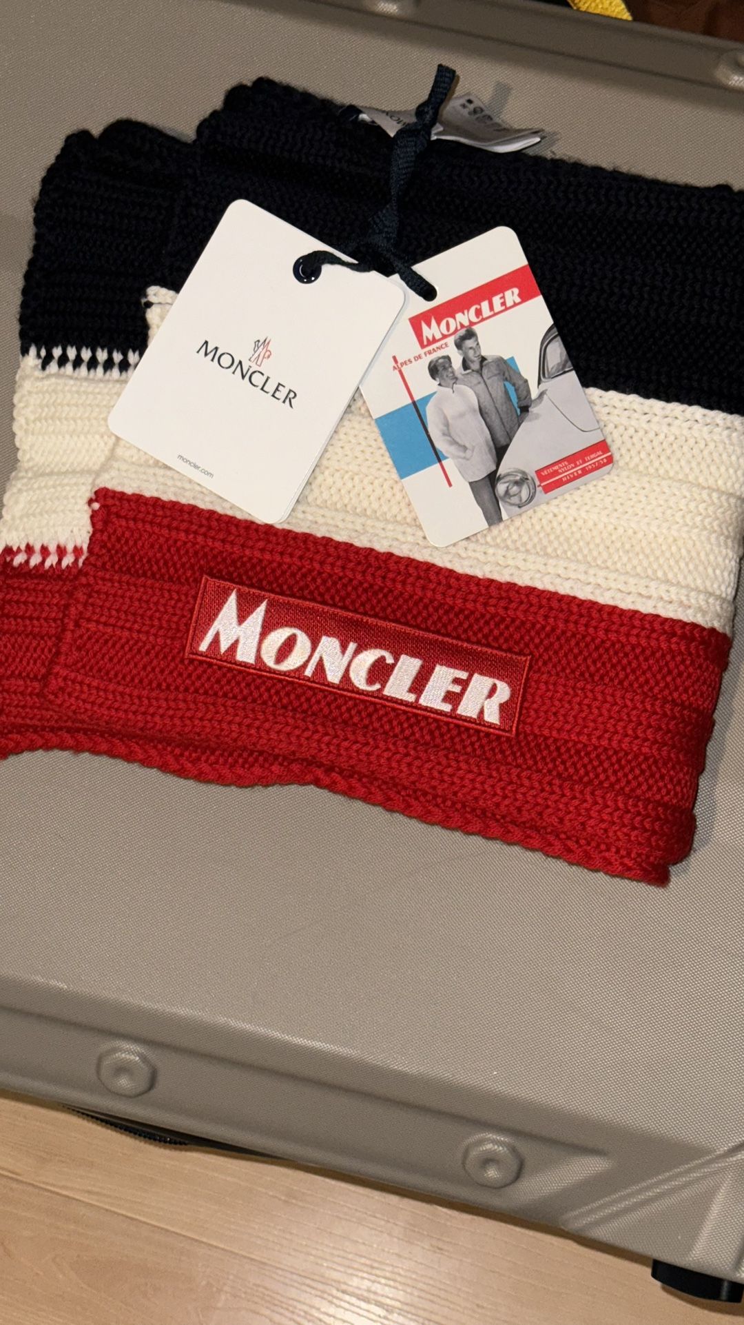 Moncler Scarf (Unisex)