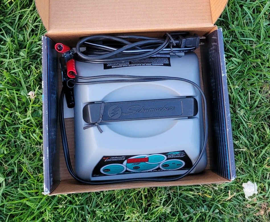 Schumacher Automatic Battery charger. SC - 7500A 12 Volt. USED ONLY TWICE BEEN SITTING IN THE GARAGE. $50
