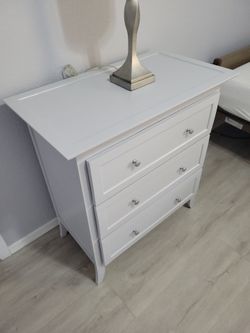 Night stand with lamp