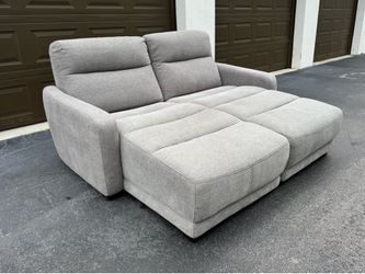 🛋️ Sofa/Couch - Love Seat - Gray - Delivery Available 🚛