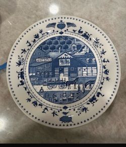 Collectible Plates 10.75in