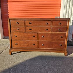 Solid Mahogany Wood Broyhill 8 Drawer Dresser
