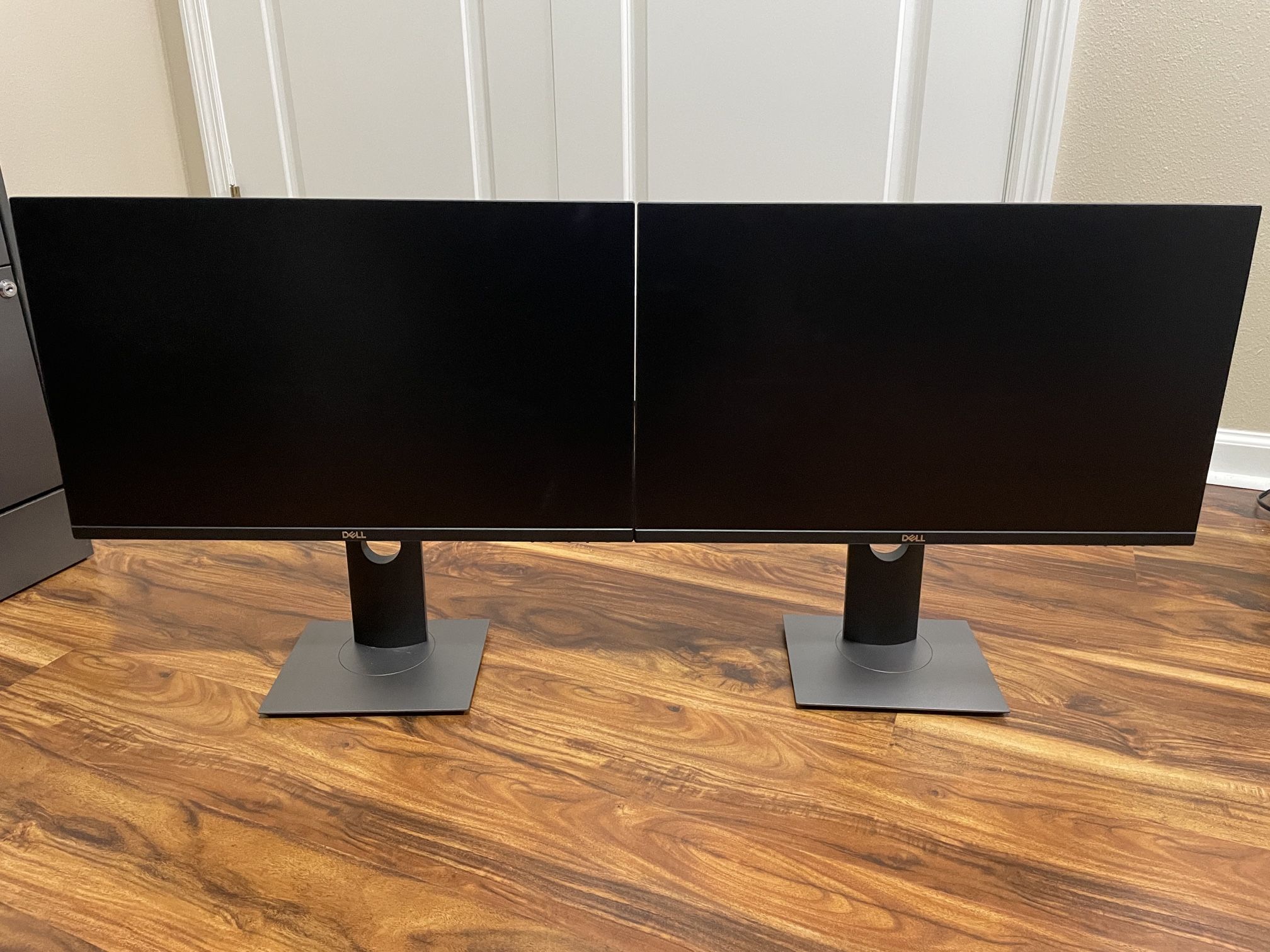 Two 24 Inch Inch Dell Monitors Excellent Condition. Work Perfectly