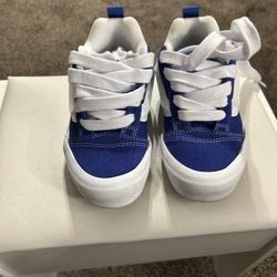 Knu Skool Vans Size 2