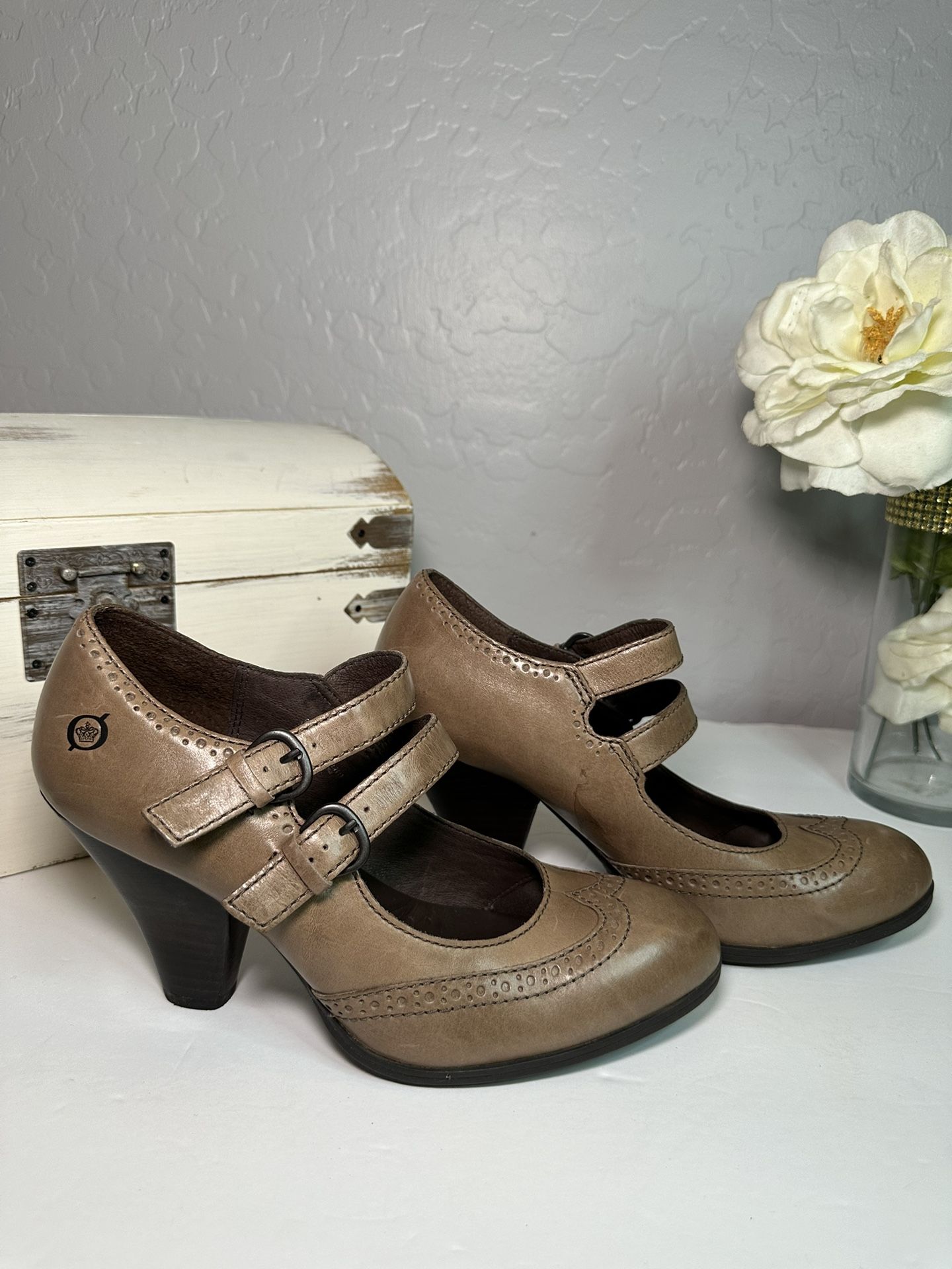 Born Taupe Mary Jane Heels 2 Strap Style Leather Size 9 Women’s Closed Toe